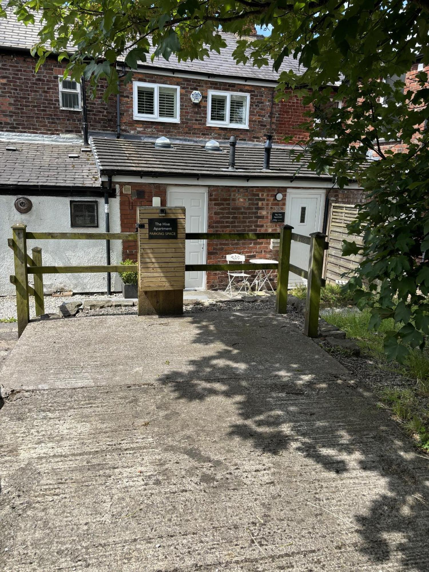The Hive Apartment Marple Exterior photo